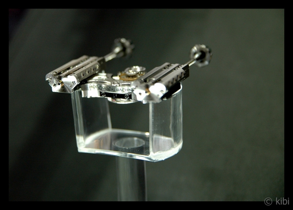 Kalibr navržený a vyvinutý MB&F s Laurentem Besse a Beranger Reynard Les Artisans Horlogers.